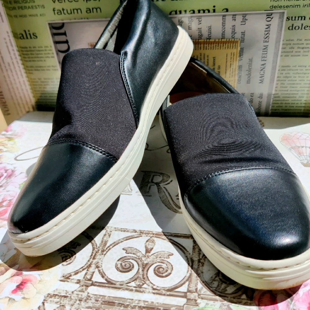 Athleisure sneakers/ Flats/Shoes
